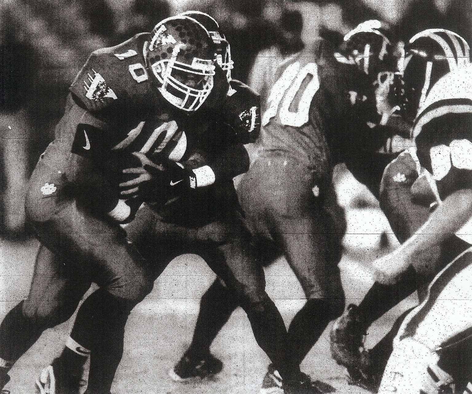 Vista gave the ball to Player-of-the-Year Pisa Tinoisamoa, a future NFL standout.